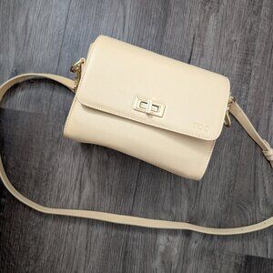 Mark and Graham Hayden Crossbody Leather Camera Bag